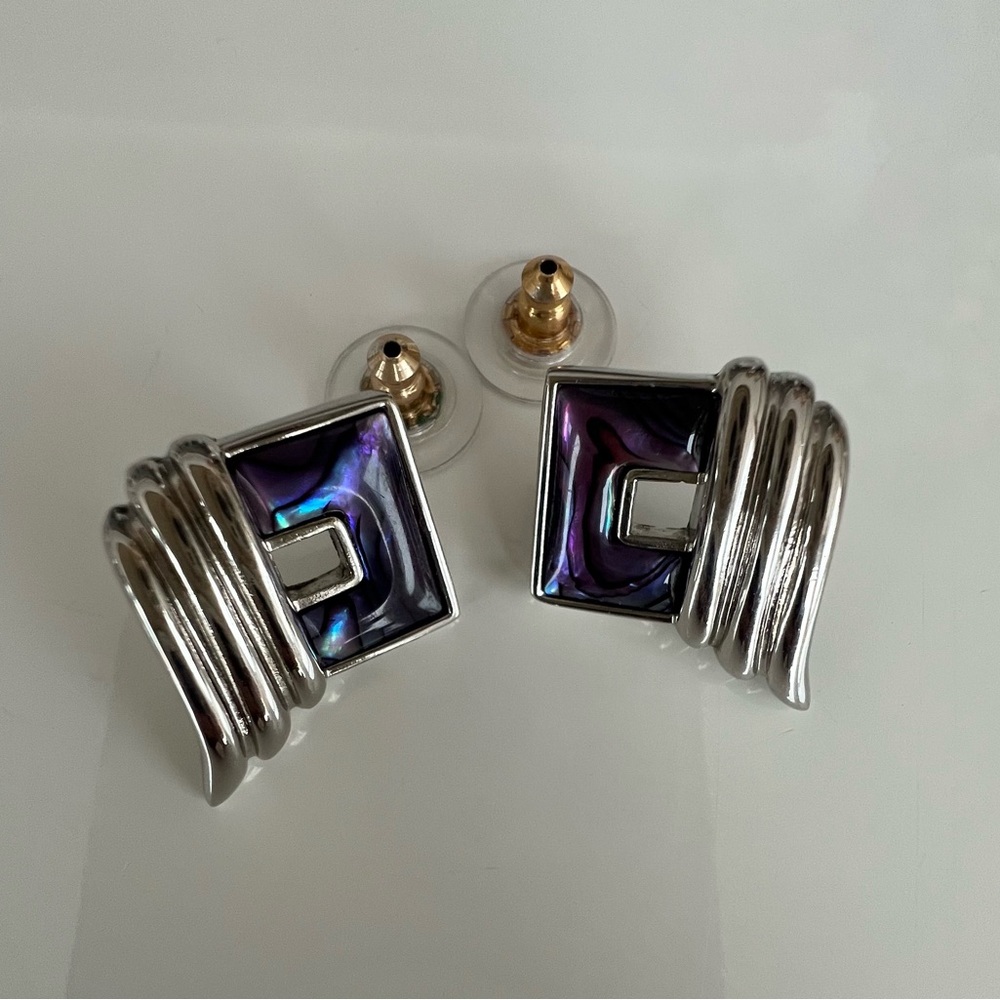 Vintage Butler purple with blue tones abalone earrings